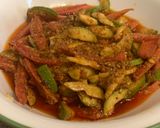 A picture of step 4 of Chatpatta kachi Keri or gaajar ka achaar 🥕🥭👌🏻.