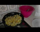 Foto del paso 3 de la receta Tortilla de patatas cebolla y espárragos trigueros