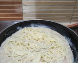 A picture of step 5 of White Sauce Spaghetti.