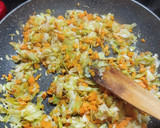 Foto del paso 3 de la receta: Arroz frito con puerro y zanahoria