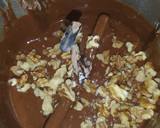 Foto del paso 5 de la receta: Bizcocho de plátano, cacao y nueces en mambo