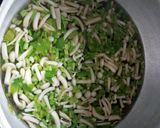 รูปขั้นตอนการทำที่ 7 ของ ข้าวต้มไก่สับใส่เห็ดชิเมจิ