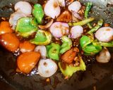 A picture of step 9 of Chilli garlic mushroom.