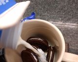 Foto langkah ke 3 dari resep Oreo Mug Cake Microwave.