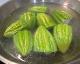 Hình bước làm 2 của món Canh Khổ Qua Dồn Chả Cá