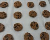 Foto langkah ke 3 dari resep Chewy Chocochip Cookies.