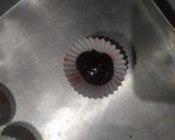 Foto langkah ke 3 dari resep Coklat egg drops.