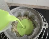 Gambar langkah 4 resipi Kuih Bakar Pandan.