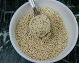 A picture of step 3 of Crunchy Sweet Balls.