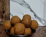 बेसन के लड्डू (besan ke ladoo recipe in Hindi) रेसिपी चरण 4 फोटो