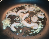 Foto del paso 3 de la receta: Revuelto de Champiñones con gambas