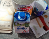 Foto del paso 1 de la receta: Mousse de chocolate blanco y yogur con gelatina de melocotón