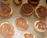 Kakaós csiga csoki darabokkal recept fázis 6 fotója