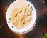 A picture of step 3 of Cheesey Creamy White sauce pasta.