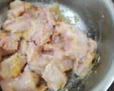 A picture of step 1 of Creamy black pepper chicken.