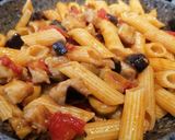 Foto del passaggio 3 della ricetta Pasta al pesce spada e melanzane