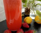 صورة لخطوة 2 من وصفة مشروب الفراولة🍓 والليمون 🍋