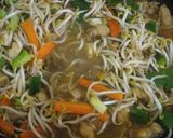 Foto langkah ke 3 dari resep Tumis mie sayur.