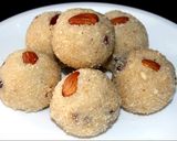 A picture of step 5 of Selomina Coconut Laddoo.