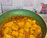 A picture of step 3 of Dahi aloo.