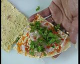 A picture of step 4 of Sandwich Masala Papad.