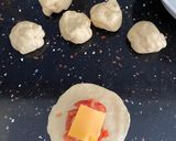 Hình bước làm 3 của món Bánh mì burger mini (nhân bò và phô mai)