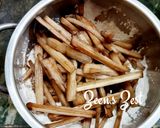 A picture of step 2 of Banana Stem Finger Chips.