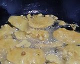 A picture of step 2 of Aloo kay pakoray.