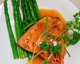 Hình bước làm 2 của món Cá hồi áp chảo sauce cam
