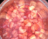Foto del paso 3 de la receta: Mousse de fresa (Con o sin lactosa)