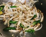 花枝炒鴻禧菇的食譜步驟1照片