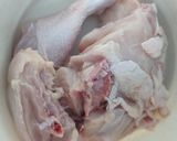 Foto langkah ke 1 dari resep Opor Ayam Bumbu Kuning.