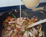 Foto del paso 8 de la receta: Pollo con verduras al wok