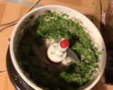 Une image de l'étape 2 de Filet de saumon sauvage en papillote au fumet de homard échalotes persil crème et citron.