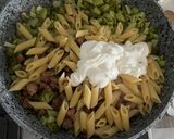 Foto del passaggio 4 della ricetta Penne con broccoli e salsiccia 🥦