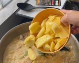 Foto langkah ke 5 dari resep Gulai Ayam Nanas Daun Kari.