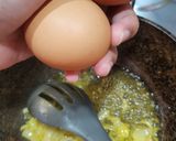 Foto langkah ke 4 dari resep Sosis Telur saus Mentega.