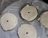 A picture of step 3 of Dahi Vada & Chandiya.