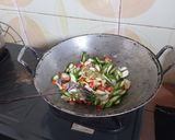 Foto langkah ke 3 dari resep Oseng Daun Pepaya.