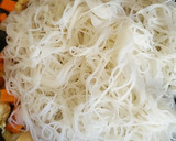 Foto del paso 2 de la receta: Fideos de arroz con pollo