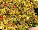 Foto langkah ke 8 dari resep Nasi Goreng Kambing Saffron Timur Tengah.