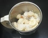 A picture of step 2 of Banana Milk shake.