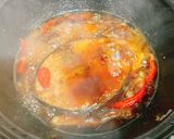 A picture of step 2 of Caramelized Braised Tuna.