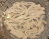 Foto del paso 1 de la receta: Arroz con aros de calamar y langostinos en 30 minutos
