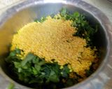 A picture of step 3 of Dal palak.