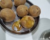 A picture of step 1 of Sapodilla thick shake.