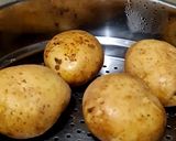 Foto langkah ke 1 dari resep Kentang Brokoli Steam.