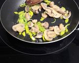 Foto del paso 1 de la receta Pasta verde con espinacas y champiñón