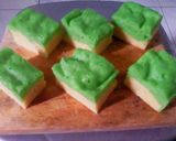 Foto langkah ke 5 dari resep Bolu Kukus 2 Warna Rice Cooker (no mixer).