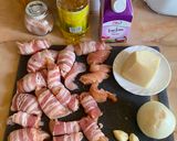 Baconba tekert csirkemell sajtszószban, fűszeres burgonyával recept fázis 1 fotója